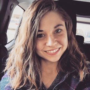 Meet your Posher, Kasandra